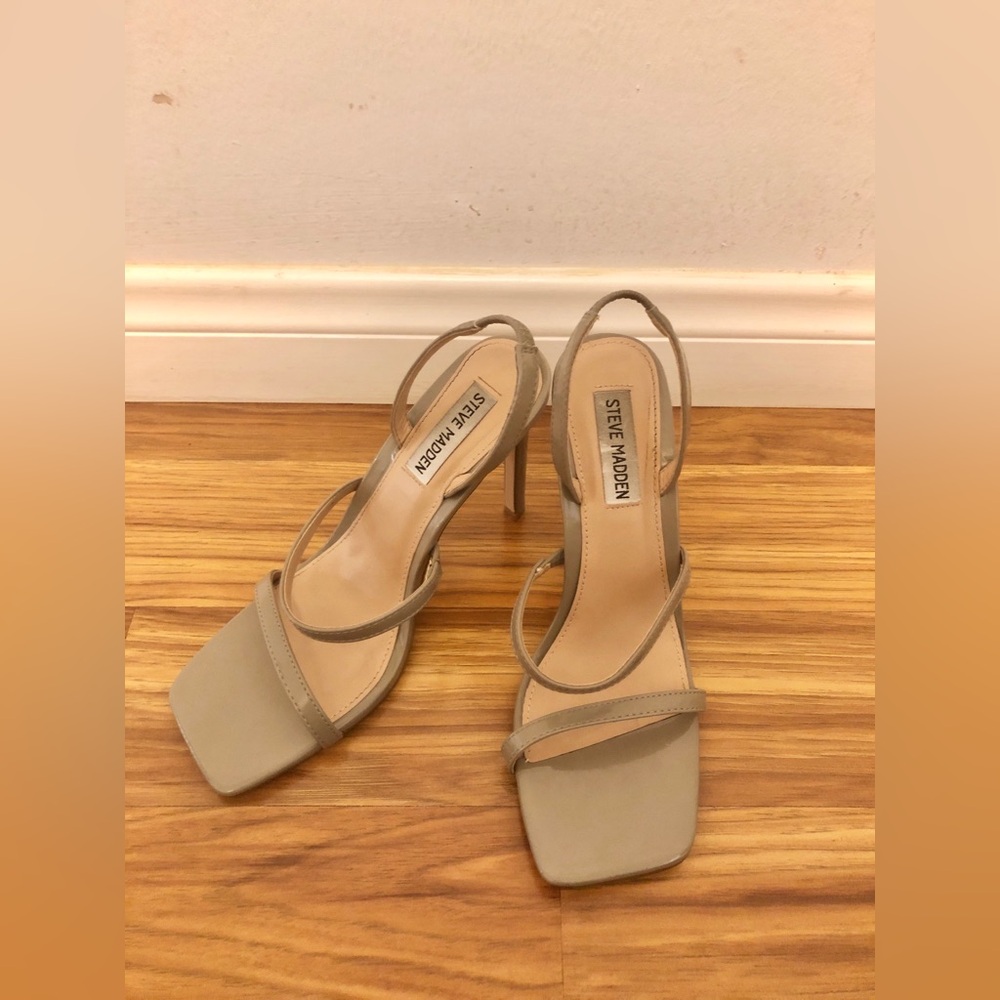 Steve Madden Gracey Taupe Grey Strappy Square-Toe Open Toe Heels size 8